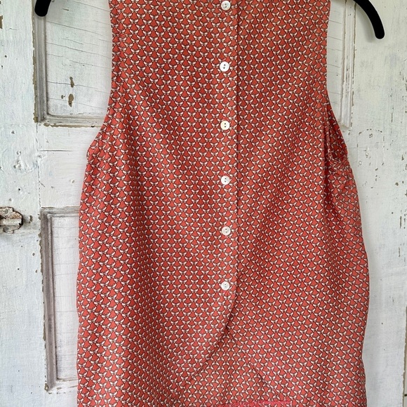 BODY CENTRAL, NWOT, LIGHTWEIGHT, SLEEVELESS BLOUSE WITH BUTTON BACK. SIZE M - Picture 5 of 8